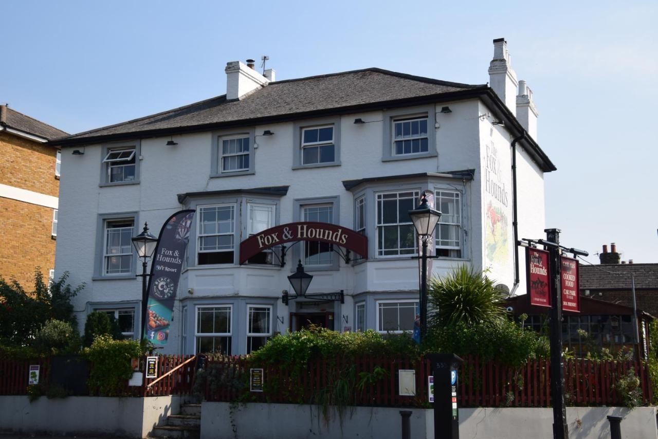 Fox & Hounds Pub Hotel Long Ditton Exterior photo
